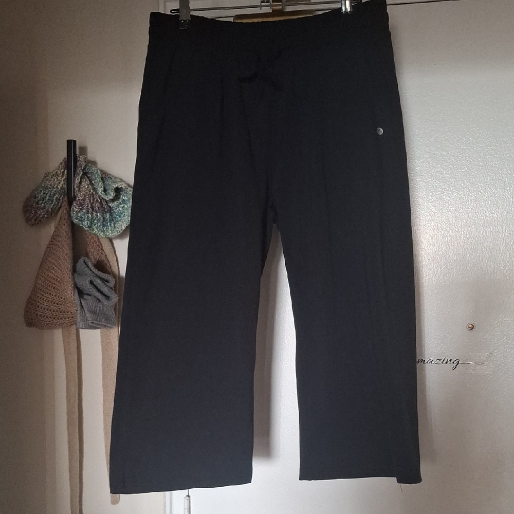 WILLIT Women’s Black Cotton Yoga Capri Pants Sz L Wide Leg Lounge NWT